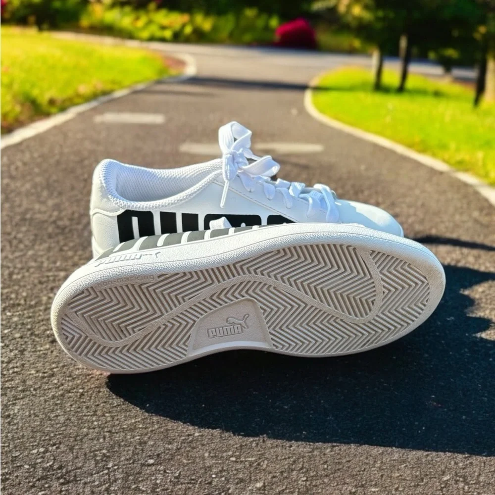 Puma Smash V2 Bold Sneaker In White Size 3.